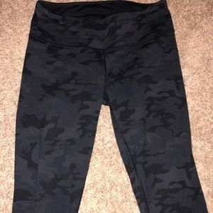 Black Camo Lululemon Wunder Under Size 4